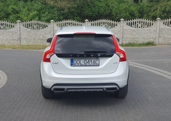 Volvo V60 Cross Country cena 67900 przebieg: 133000, rok produkcji 2016 z Stronie Śląskie małe 232